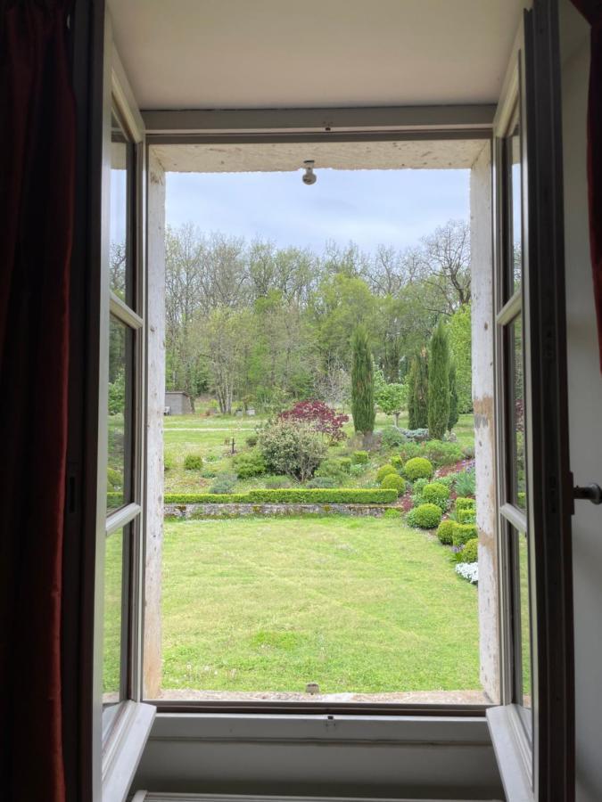 La Croix Des Granges Bed and Breakfast Chapdeuil Exteriör bild