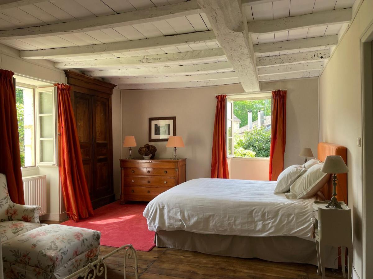 La Croix Des Granges Bed and Breakfast Chapdeuil Exteriör bild