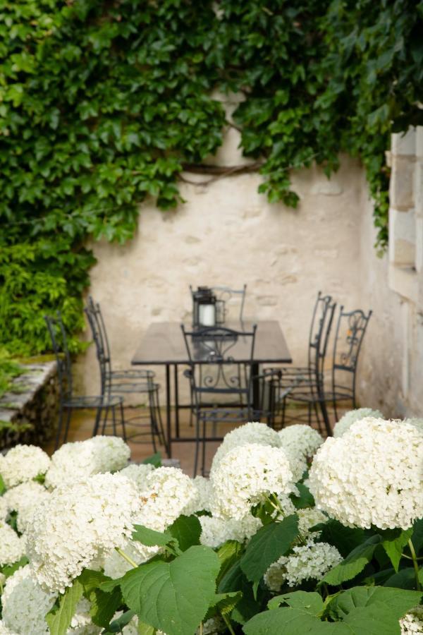 La Croix Des Granges Bed and Breakfast Chapdeuil Exteriör bild