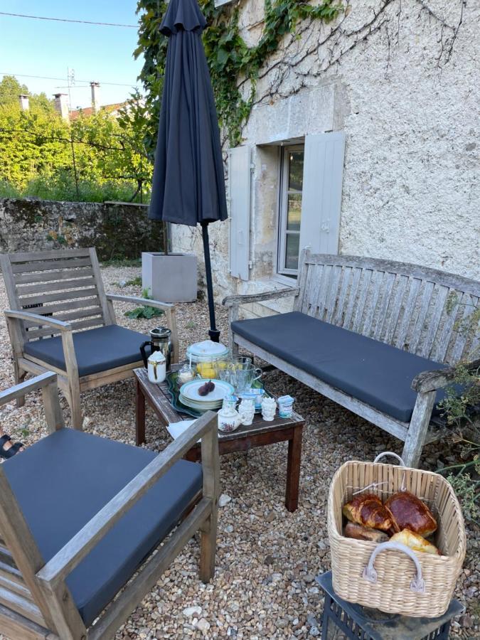 La Croix Des Granges Bed and Breakfast Chapdeuil Exteriör bild